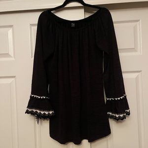 WIN WIN | Black Double Lace Sleeve Tunic